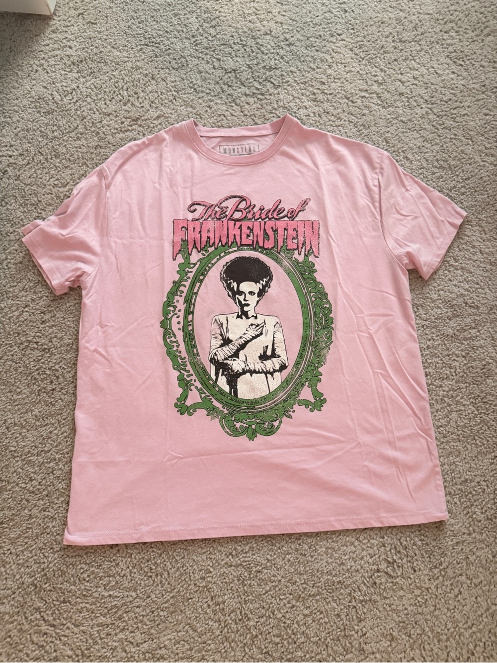 Universal Pink 'The Bride of Frankenstein' Graphic Tee